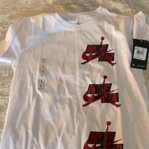 Nike Air boys t-shirt.